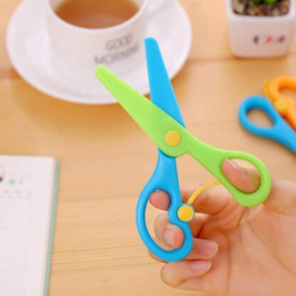 Plastic safety scissor for preschool training with rounded tips