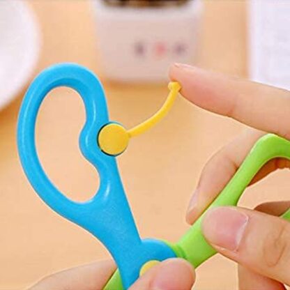 Pre-school training scissors with ergonomic design for kids