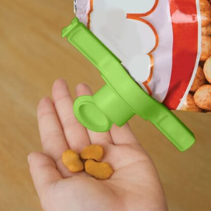 Food Storage Sealing Clip Solid Color Seal Pour Bag Clip Snack Bag Clip Food Bag Sealing Clip Sealing Clamp with Cap Kitchen Chip Bag Clips (1 Pc) - Image 6