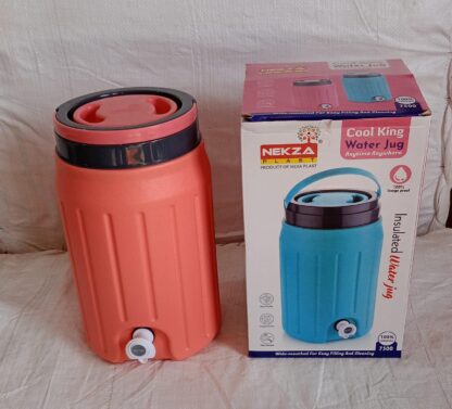 Insulated Water Jug with Tap (7500ml): Leakproof, Travel Cooler - Image 6