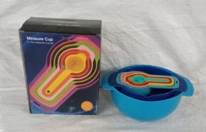 8 Piece Nesting Bowls with Measuring Cups Set - Image 6